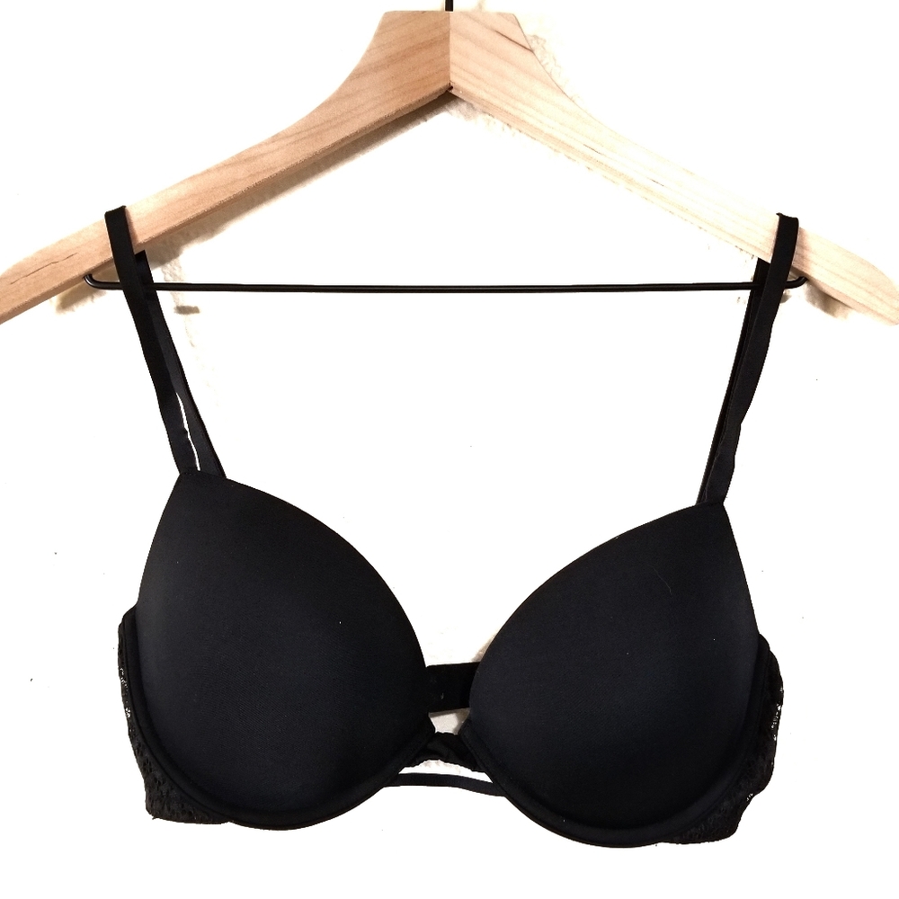 3/$15 Victoria's Secret Padded Plunge Strap Bra